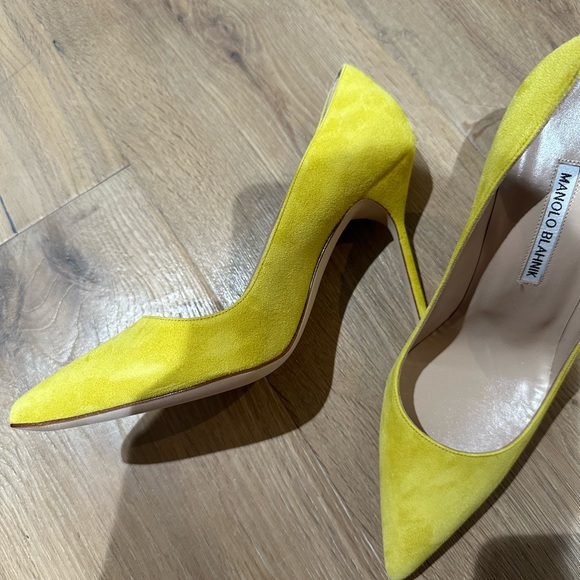 NEW Manolo Blahnik Yellow Suede BB Heels 39 - Picture 8 of 8